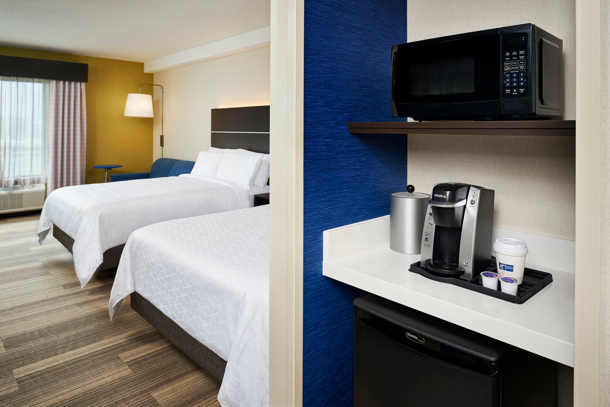 Images Holiday Inn Express & Suites Windsor East – Lakeshore, an IHG Hotel
