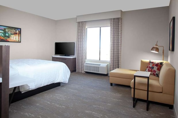 Images Hilton Garden Inn Waco