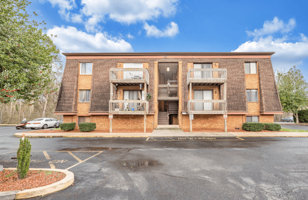 Images Damon Gettier and Associates, Realtors-Brokered by Real Broker LLC