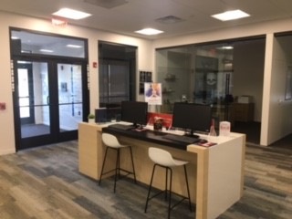 First United Bank - Sherman Heritage Parkway - interior online banking area