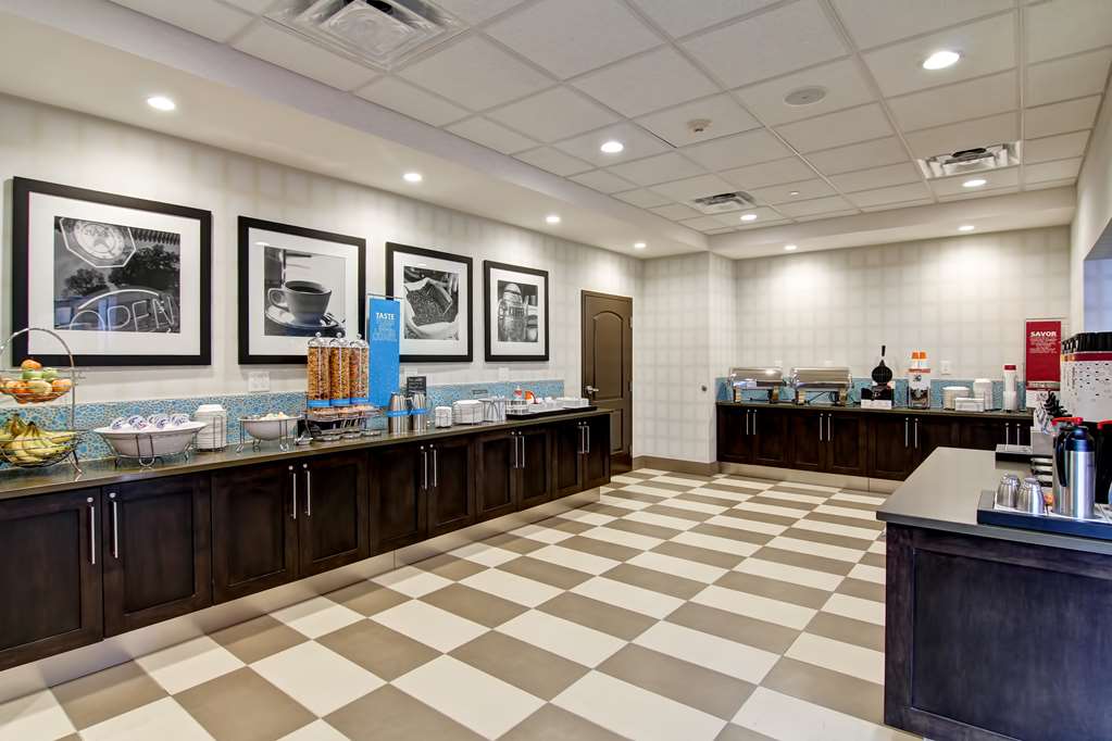Images Hampton Inn & Suites by Hilton Saskatoon Airport
