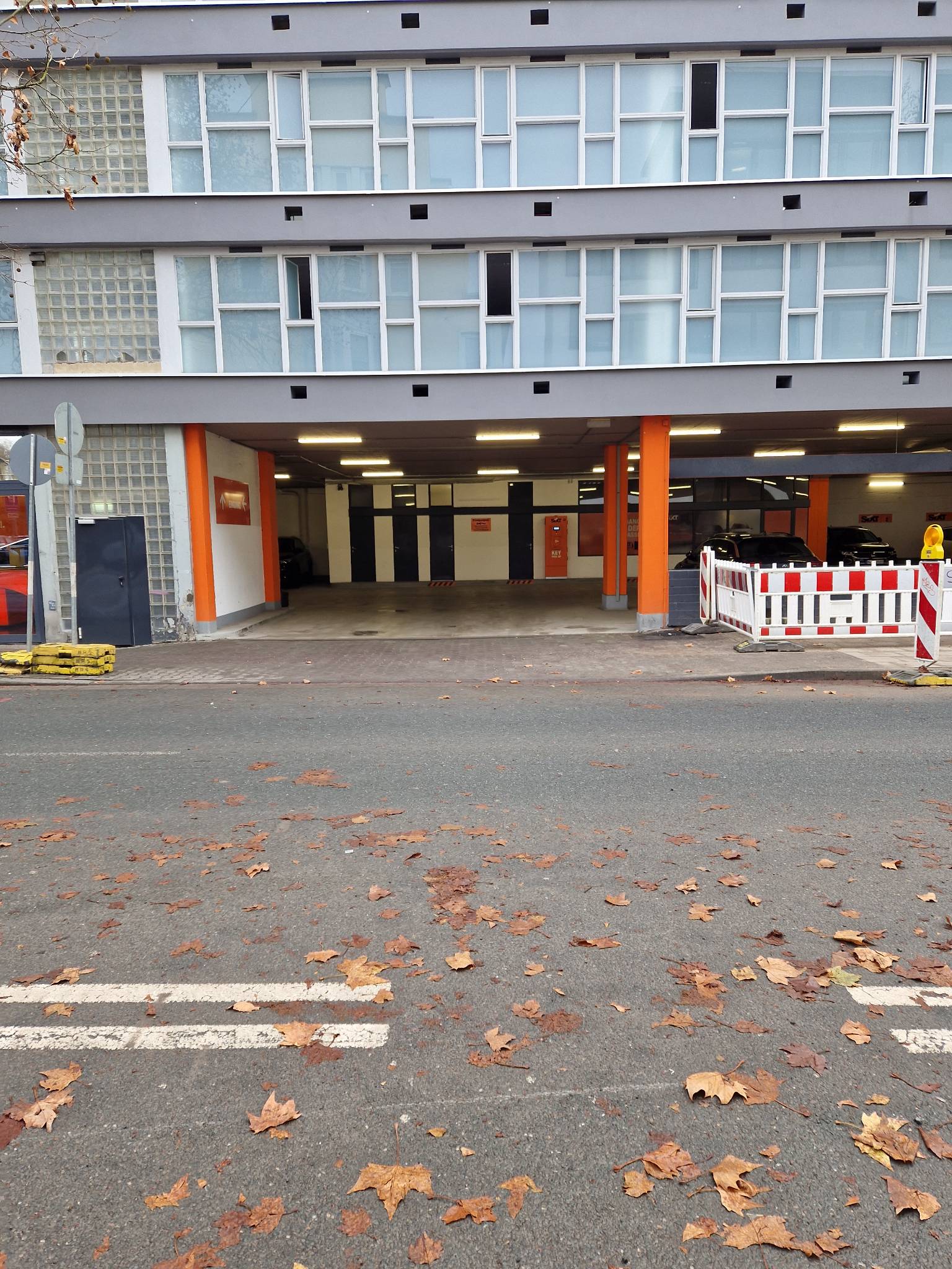 SIXT Autovermietung Bielefeld, Elsa-Brändström-Str. 6-8 in Bielefeld