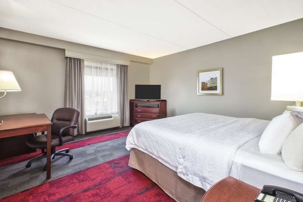 Images Hampton Inn & Suites Madison-West