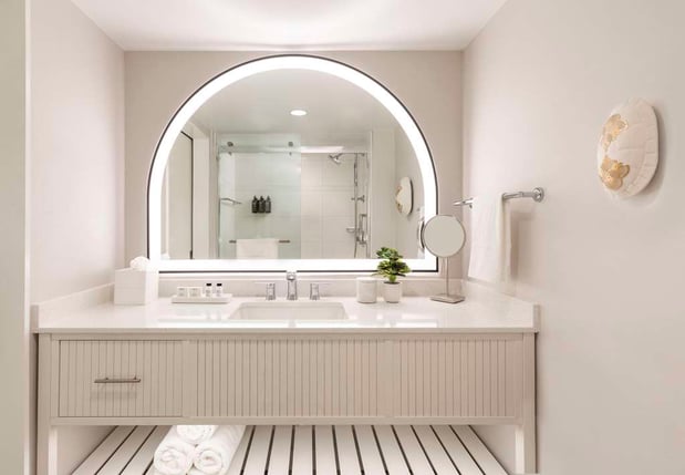 Images The Singer Oceanfront Resort, Curio Collection by Hilton