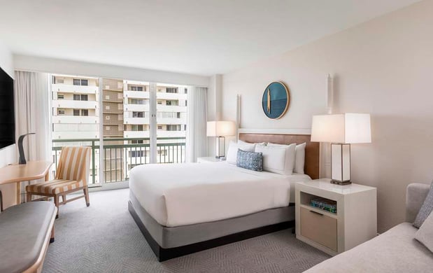 Images The Singer Oceanfront Resort, Curio Collection by Hilton