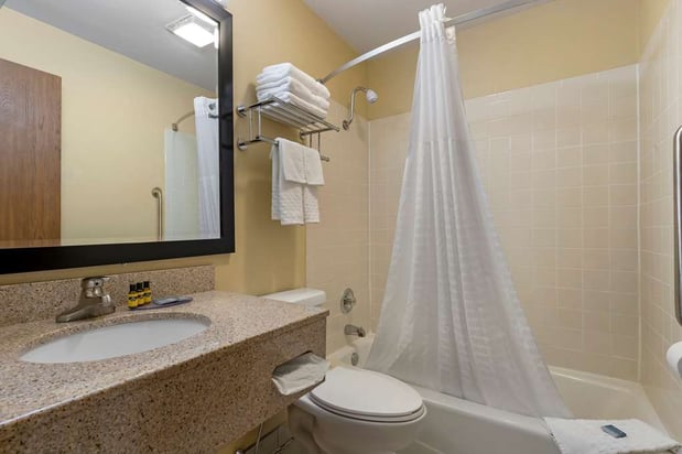 Images Best Western Plus Altoona Inn