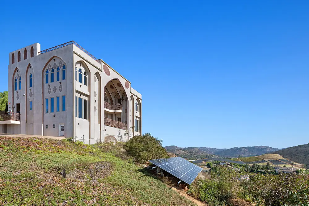 Panoramic view of our luxury rehab facility surrounded by lush nature, offering a peaceful and private environment for healing and long-term recovery.