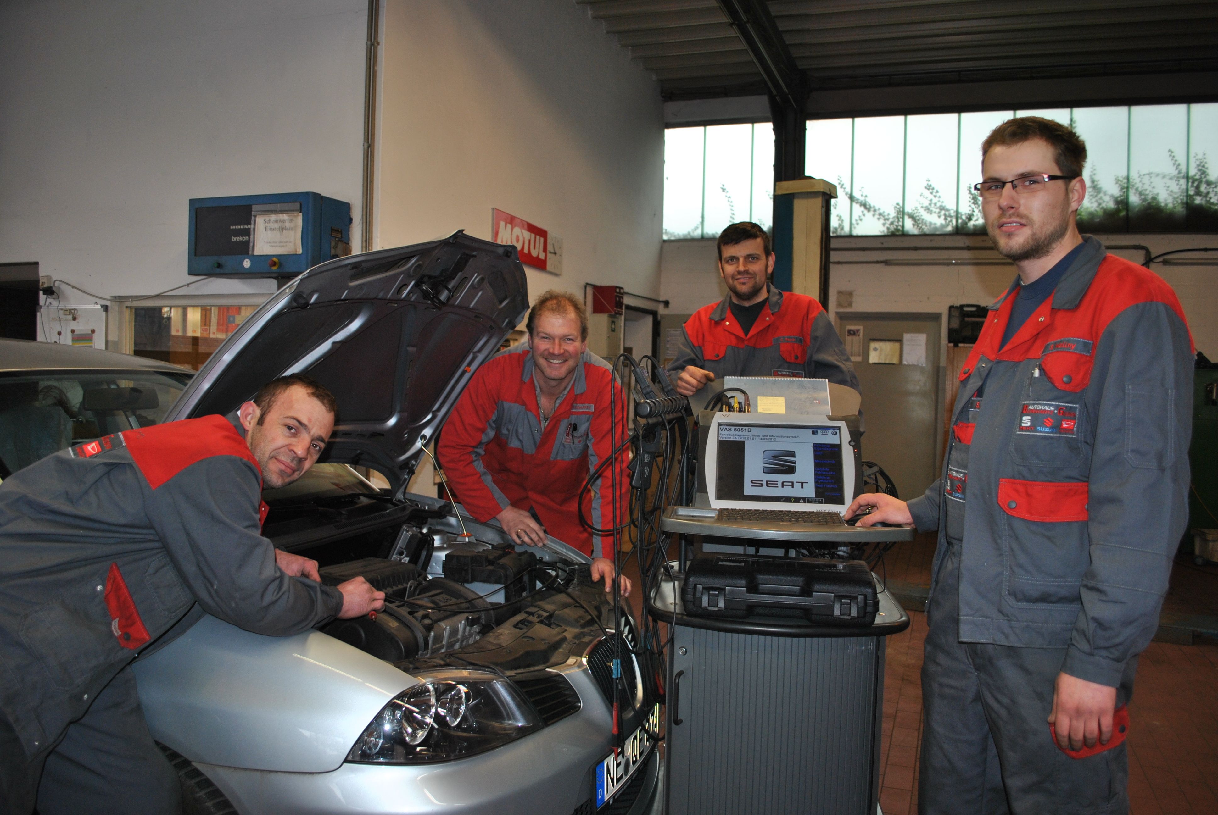 Autohaus Burghartz + Giesen, Jülicher Landstraße 91 in Neuss