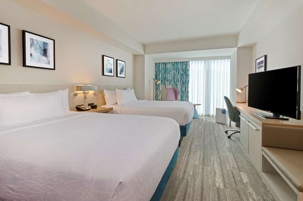 Images Hilton Garden Inn Boston Brookline