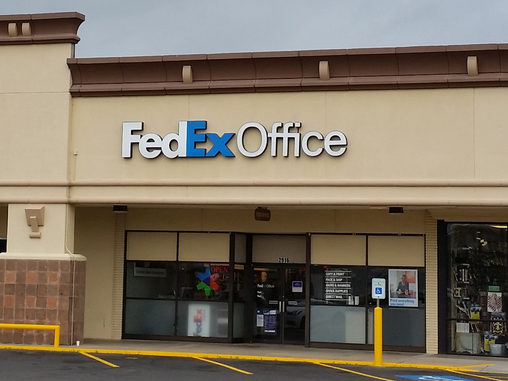 FedEx Office Print & Ship Center Photo