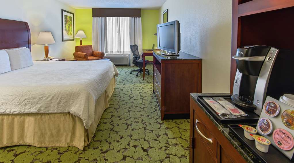 Guest room Hilton Garden Inn Macon / Mercer University Macon (478)741-5527