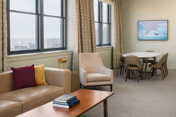 Images Hotel Savoy Kansas City, Tapestry Collection by Hilton