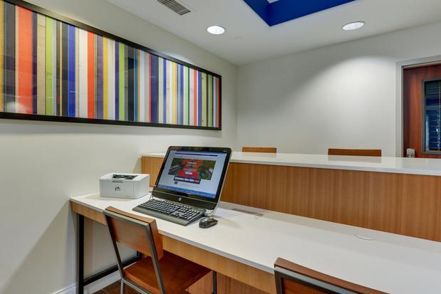 Images Holiday Inn Express & Suites Dayton-Centerville by IHG