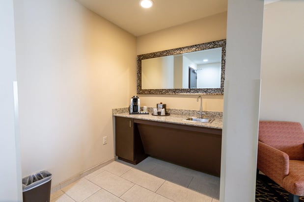 Images Holiday Inn Murfreesboro by IHG