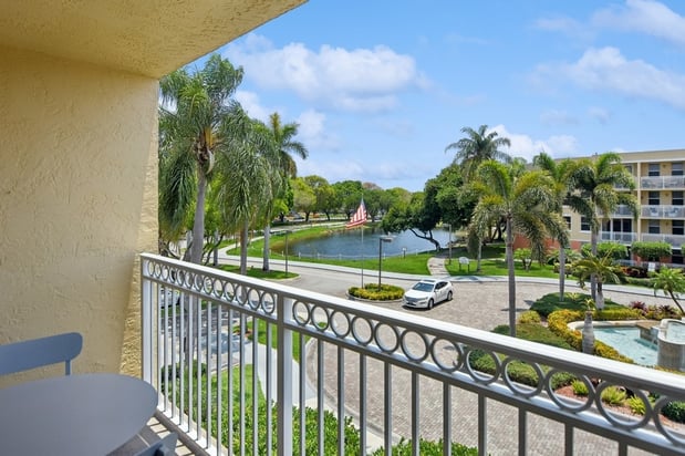 Images Five Star Premier Residences of Hollywood