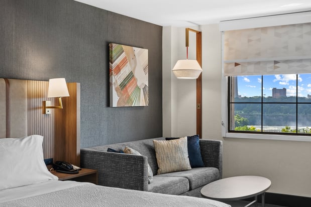 Images Holiday Inn Niagara Falls State Park Entry by IHG