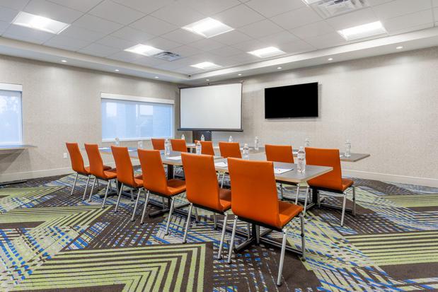 Images Holiday Inn Express & Suites Florence - Cincinnati Airport by IHG