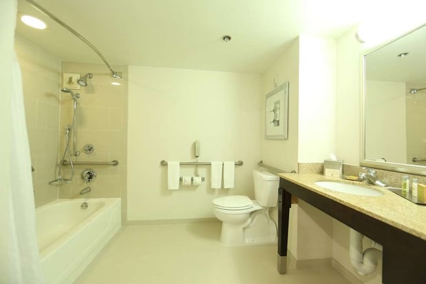 Images DoubleTree by Hilton Hotel Detroit - Dearborn