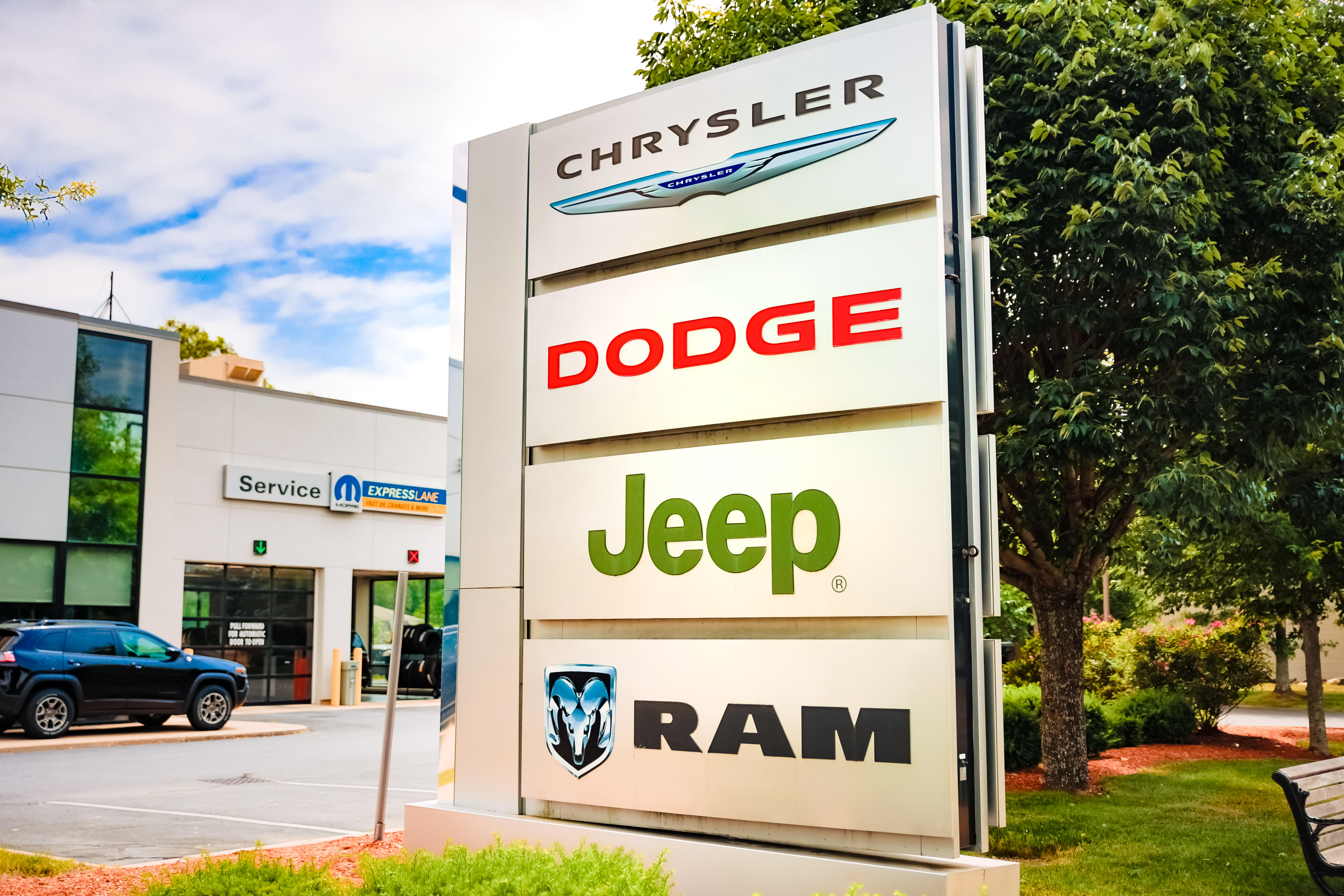 Image 6 | Lia Chrysler Jeep Dodge Ram Northampton