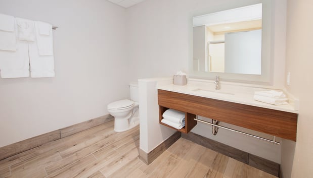 Images Holiday Inn Express & Suites Panama City Beach - Beachfront by IHG
