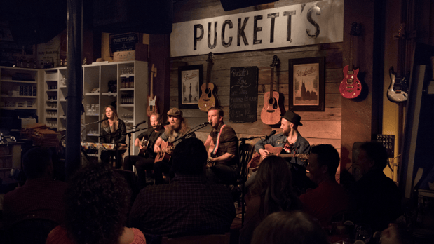 Images Puckett's Restaurant