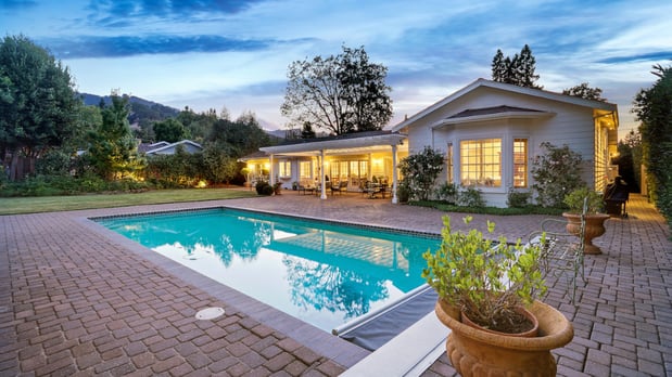 Images Coldwell Banker Realty: Michelle Wilson, Realtor