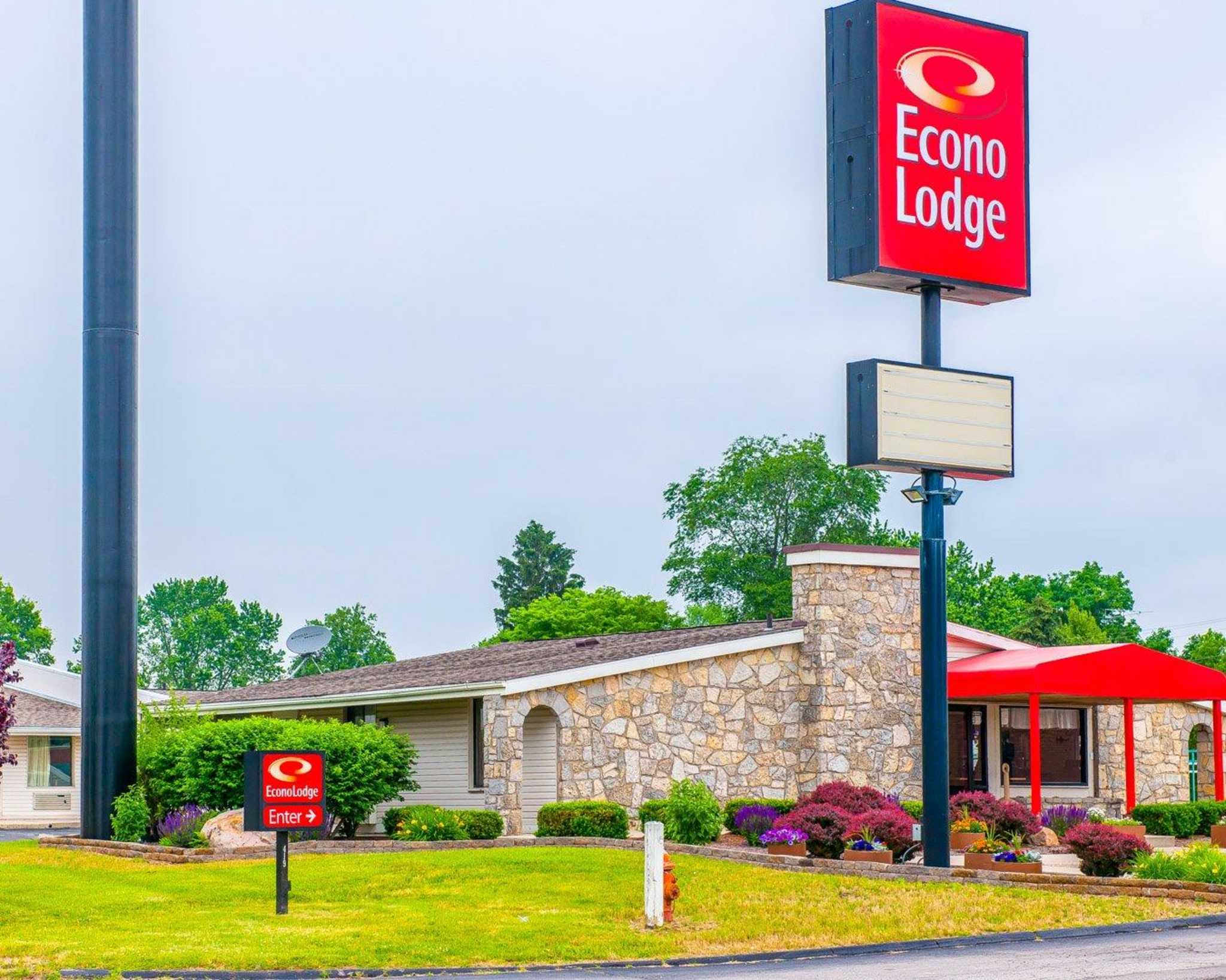 Book Your Econo Lodge Stay Today and Enjoy Unforgettable Comfort