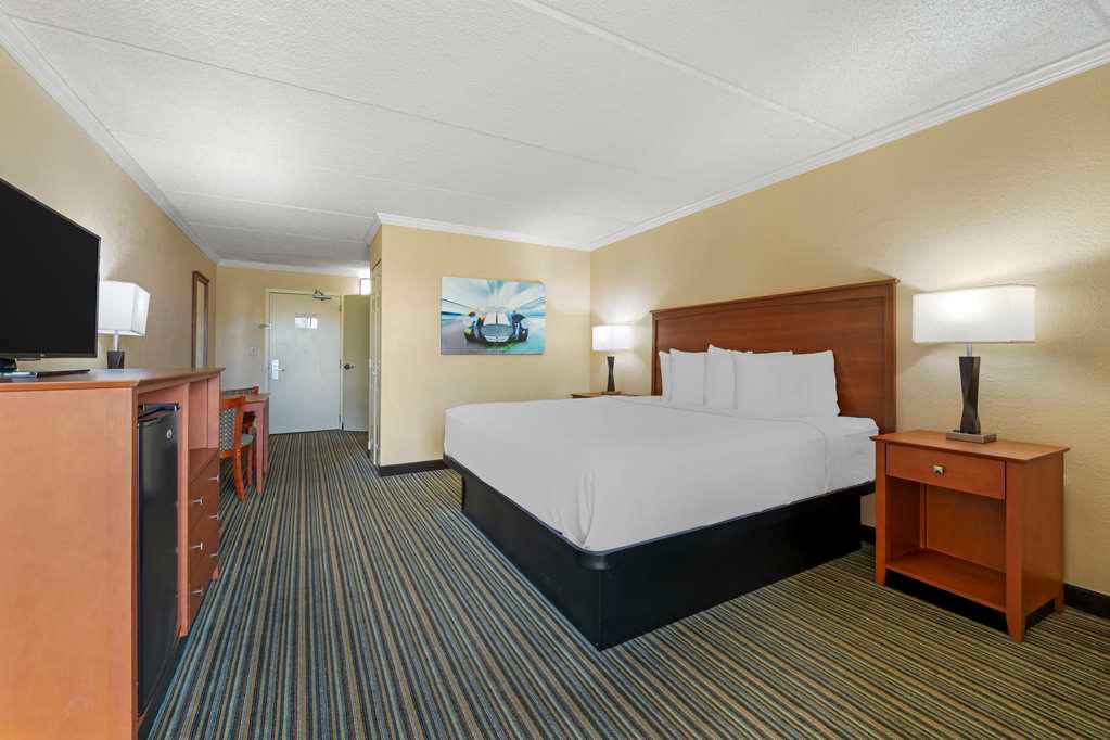 ACC King Guest Room Best Western International Speedway Hotel Daytona Beach (386)258-6333