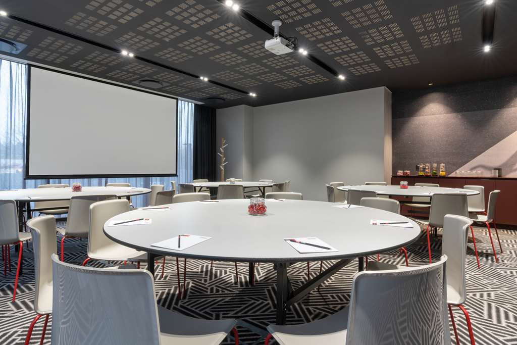 Images Radisson RED Johannesburg Rosebank