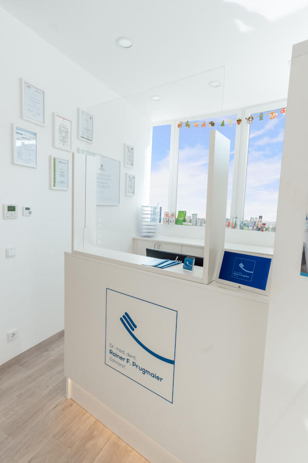Dr. med. dent. Rainer F. Prugmaier, Konrad-Weg 1/2 in Leibnitz