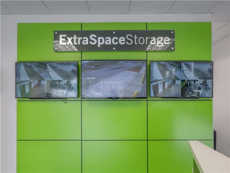 Security Screens - Extra Space Storage at 3657 147th St, Midlothian, IL 60445