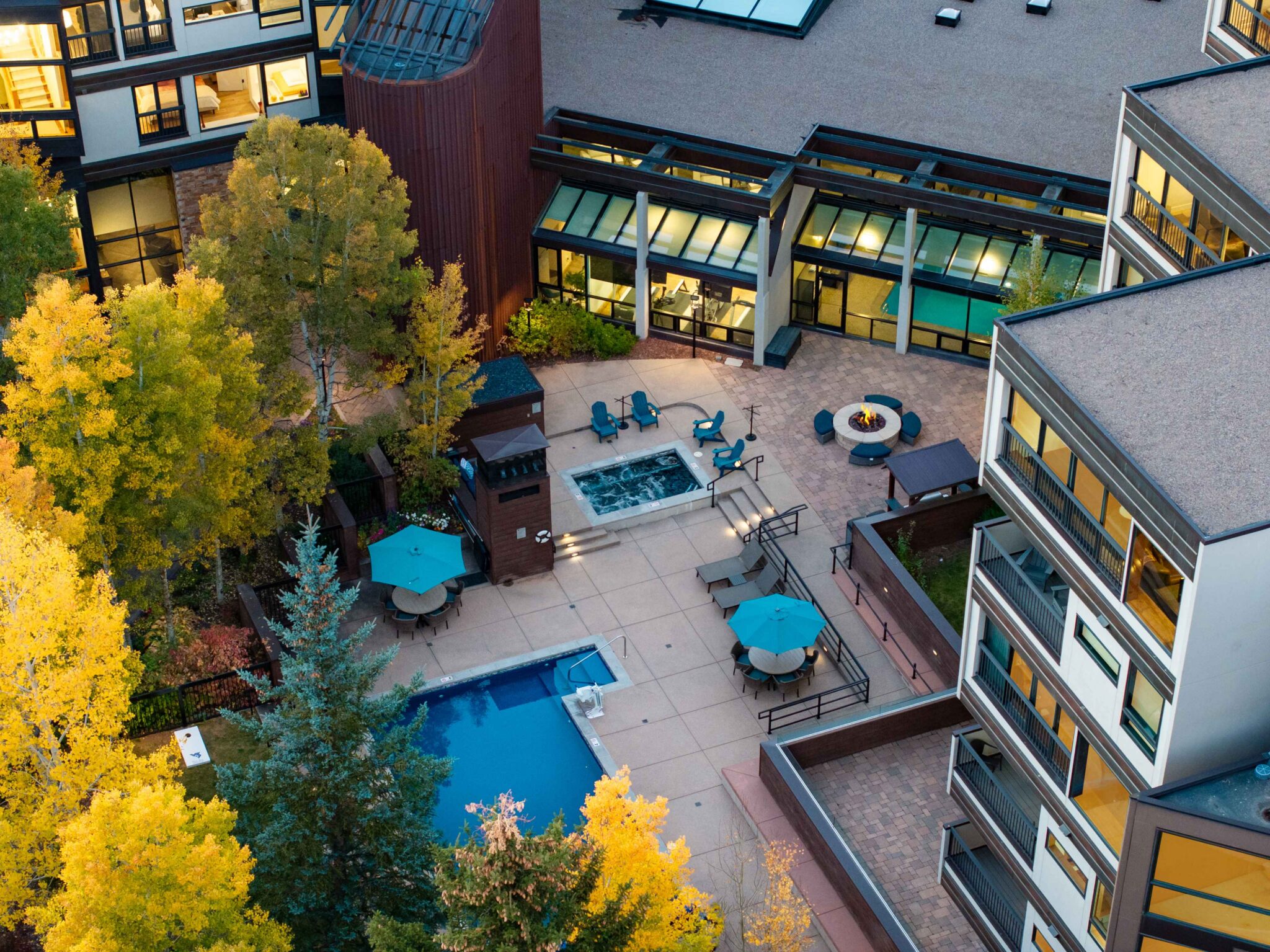 The outdoor pool area at Vail Spa Condominiums 
