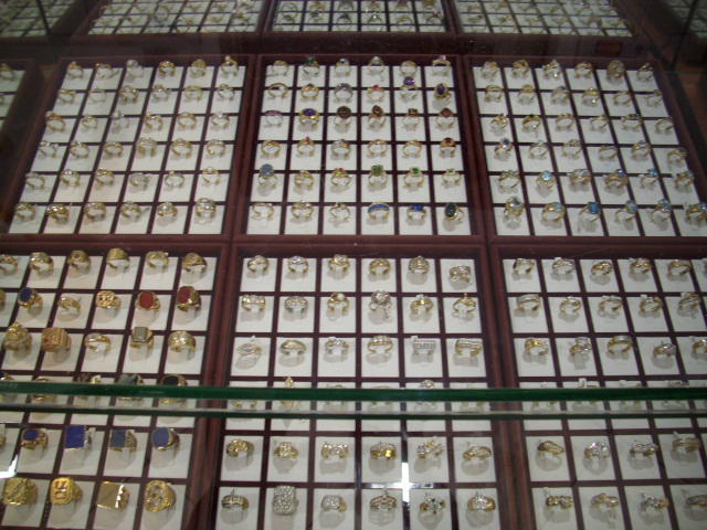 Joel Juwelen, Tempelhofer Damm 150 in Berlin