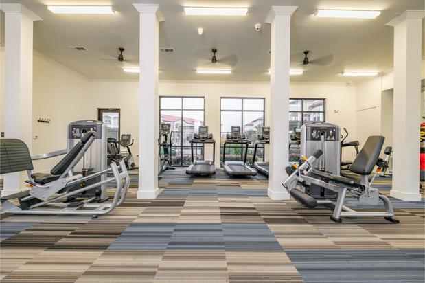 Images Reveal Lake Ridge Apartments