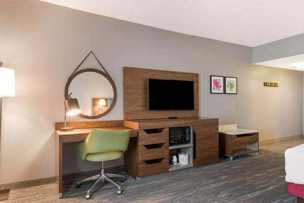 Images Hampton Inn & Suites Charlotte-Airport