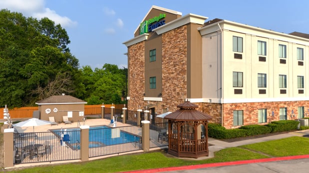 Images Holiday Inn Express & Suites Cleveland by IHG