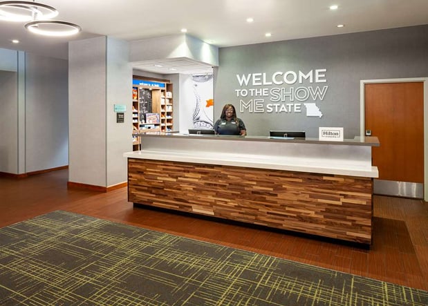 Images Hampton Inn & Suites St. Louis at Forest Park