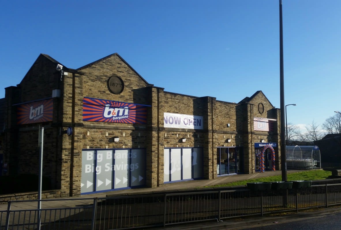 B&M's latest store opened in Elland, West Yorkshire on Saturday. The store is located on Huddersfield Road.