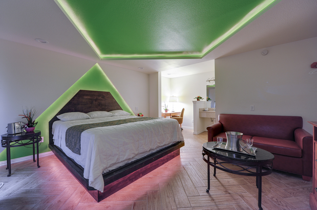 Images Romantic Inn & Suites