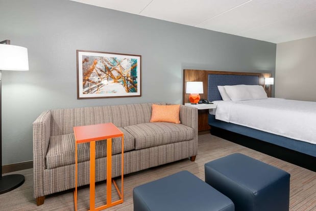 Images Hampton Inn & Suites Charlottesville-At The University