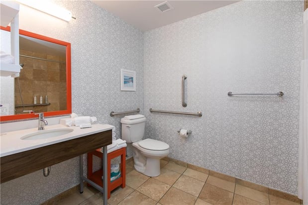 Images Hampton Inn & Suites Wilder