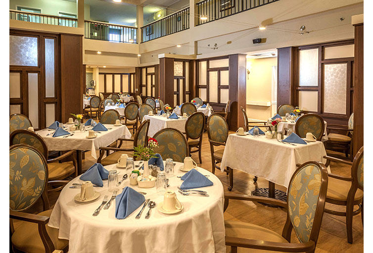 Calusa Harbour boasts a spacious dining area for our seniors!