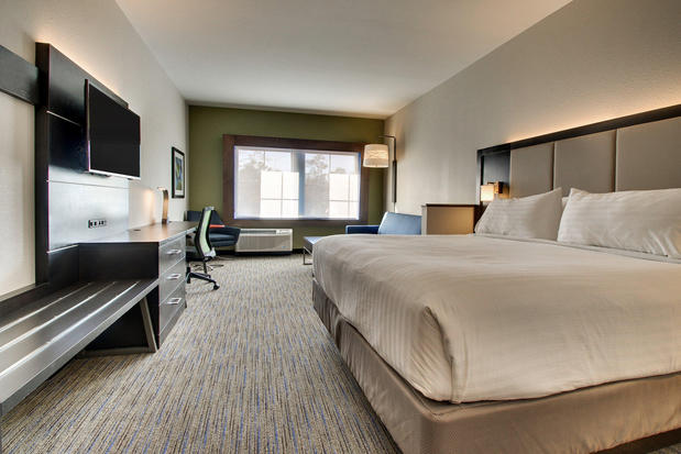 Images Holiday Inn Express & Suites Summerville by IHG