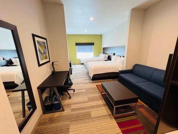 Images Holiday Inn Express & Suites Salinas, an IHG Hotel