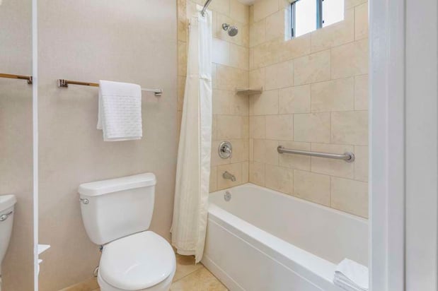 Images Best Western Plus Stovall's Inn