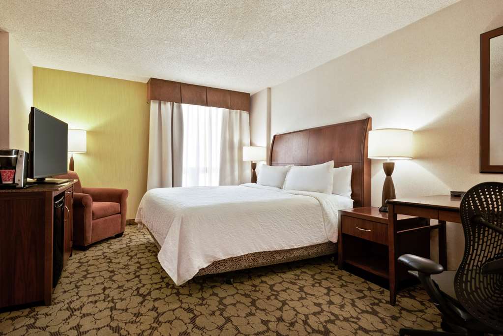 Images Hilton Garden Inn Saskatoon Downtown