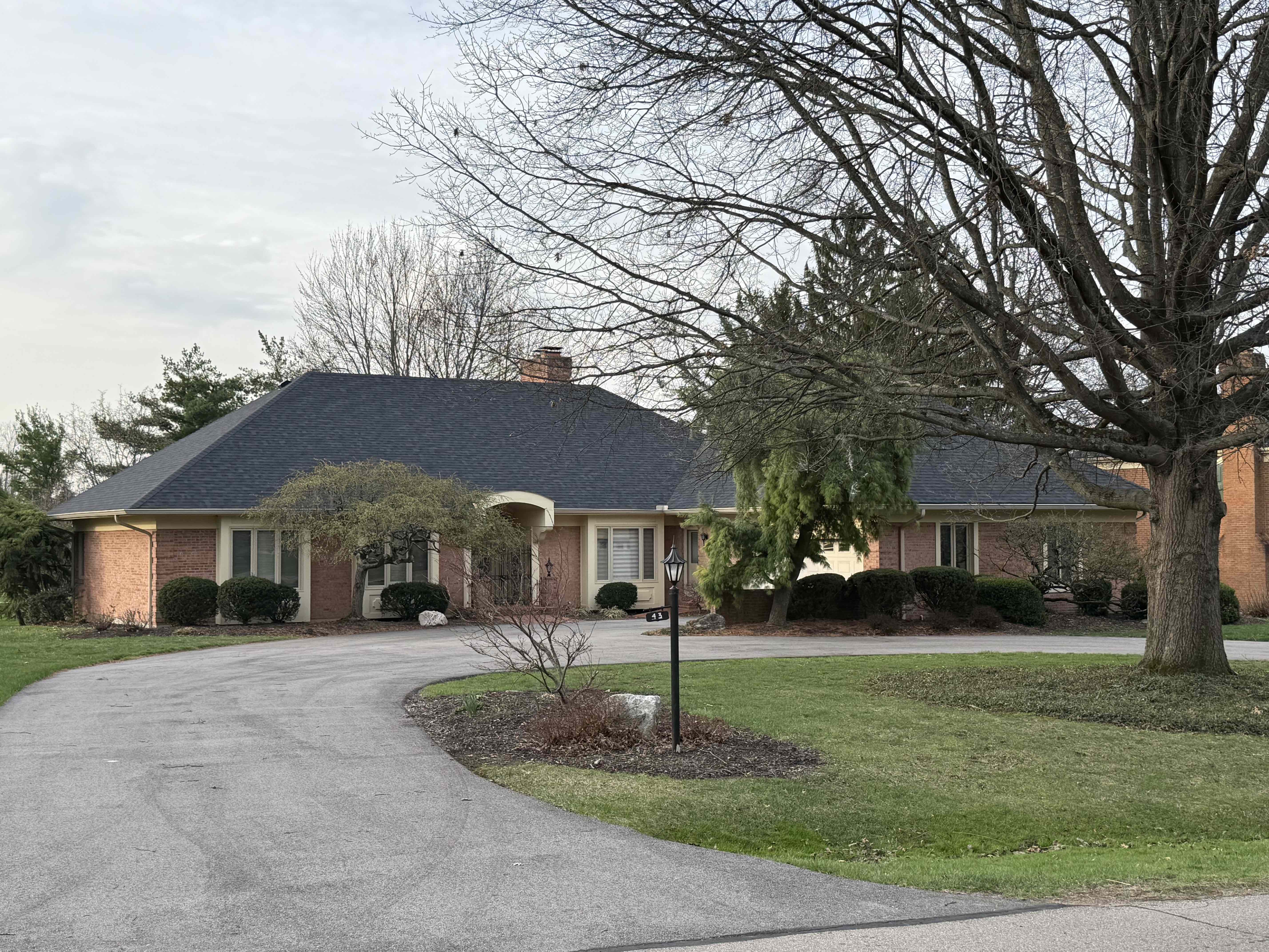 When we first visited this Blue Ash, Ohio home we could tell it needed a roof replacement. After providing a FREE estimate, the homeowners decided to work with us. They wanted a shingle color that would stand out, and chose onyx black from Owens Corning's Duration line. It makes quite the statement. Do you need a new roof? Call us today to get scheduled.