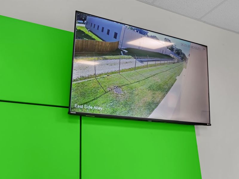 Security Screens - Extra Space Storage at 605 S Laurel St, Mishawaka, IN 46544