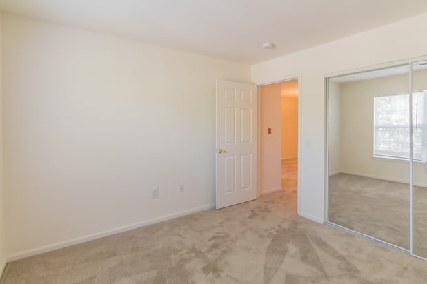 Images Eagle Rock Apartments at Freehold