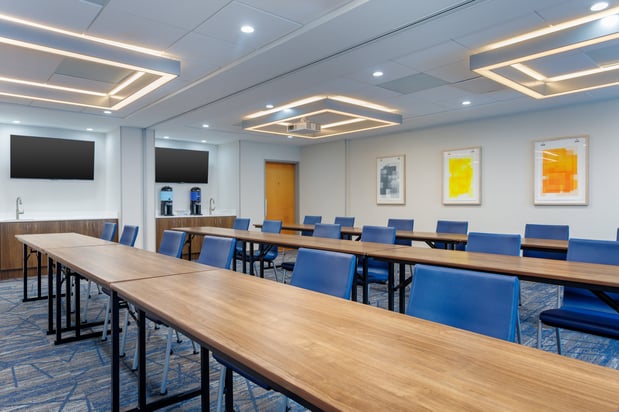 Images Holiday Inn Express & Suites Lancaster by IHG